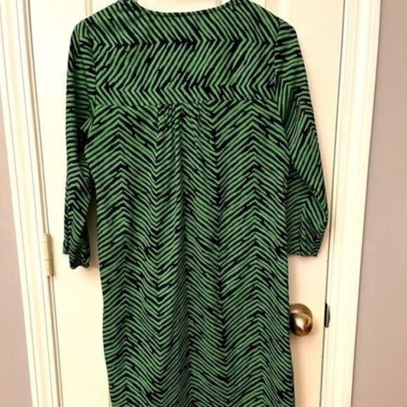 Buckhead Bettie's Boutique Shift Dress Green and Navy. Size Small. - Picture 4 of 6
